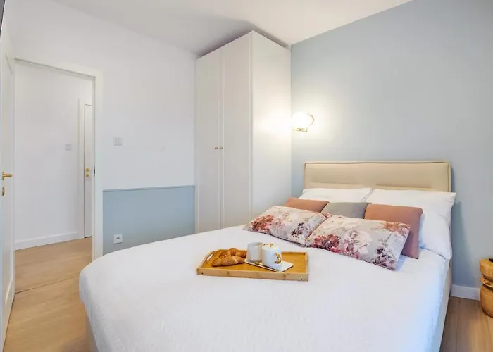 Lux Tukan B004, Polanki Aqua -