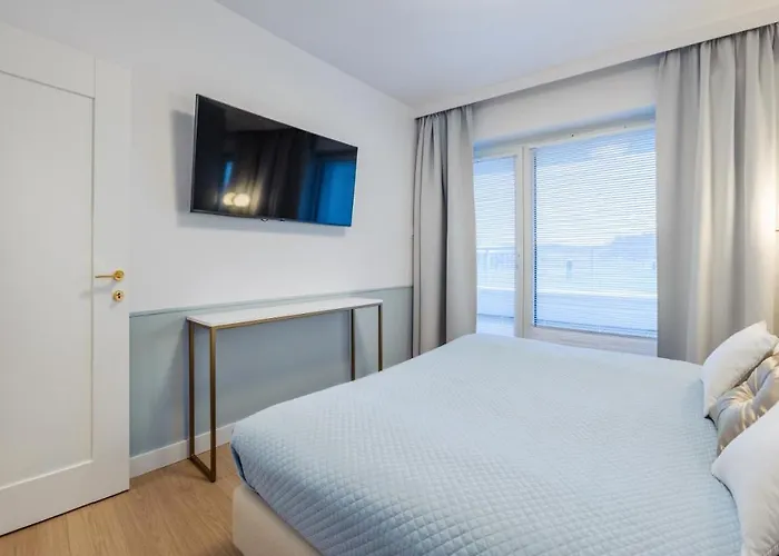 Lux Tukan B004, Polanki Aqua - *