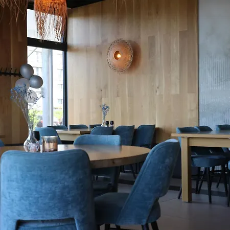 Lux Tukan B004, Polanki Aqua - アパート