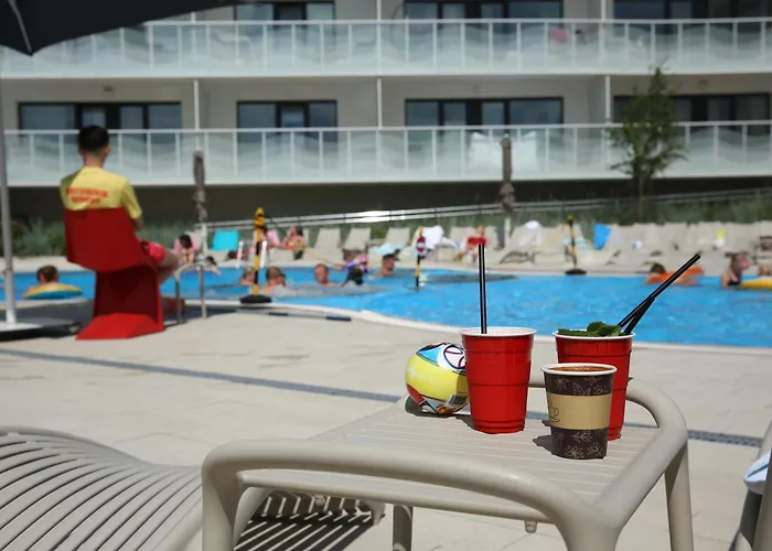 Lux Tukan B004, Polanki Aqua -